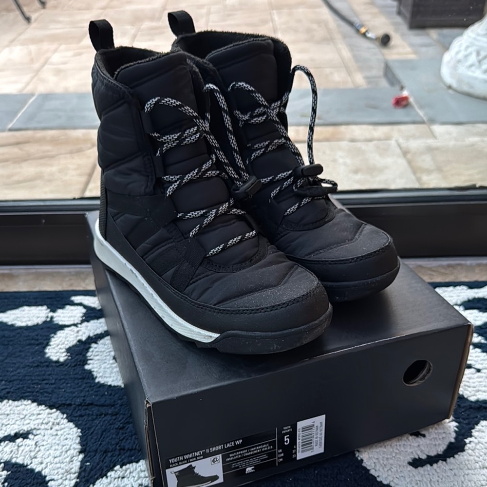 Sorel Youth Whitney II Short Lace Boots